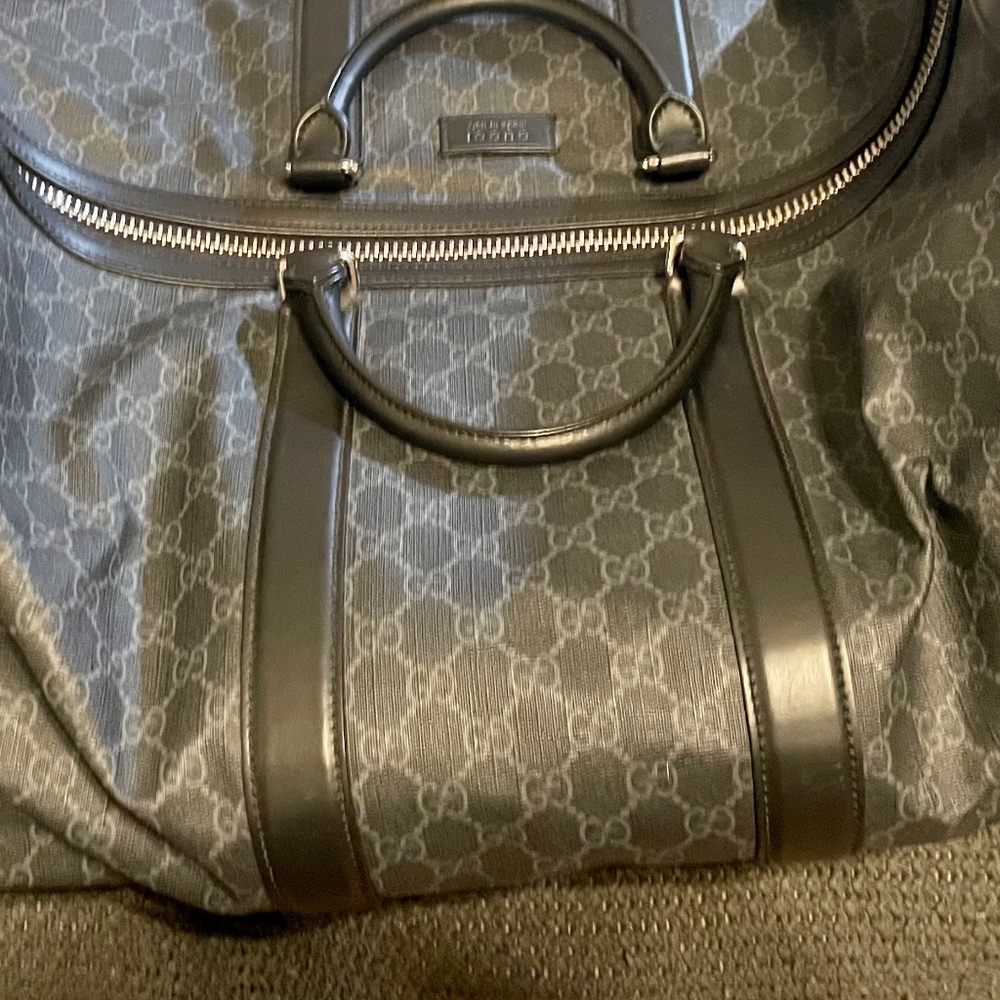 Gucci Black Carry-on Duffle Bag - Picture 2 of 3
